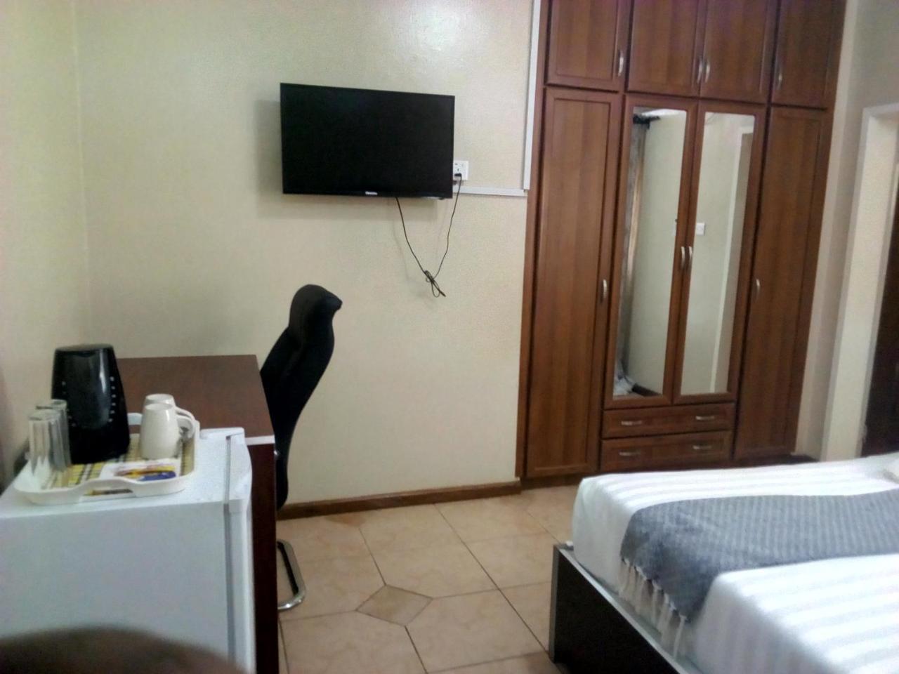 Zenith Lodge Lusaka Ngoại thất bức ảnh