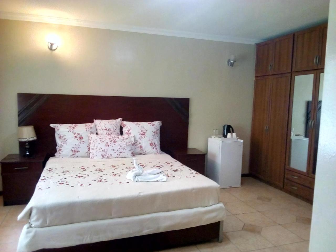 Zenith Lodge Lusaka Ngoại thất bức ảnh