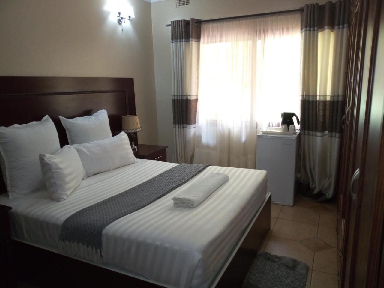 Zenith Lodge Lusaka Ngoại thất bức ảnh