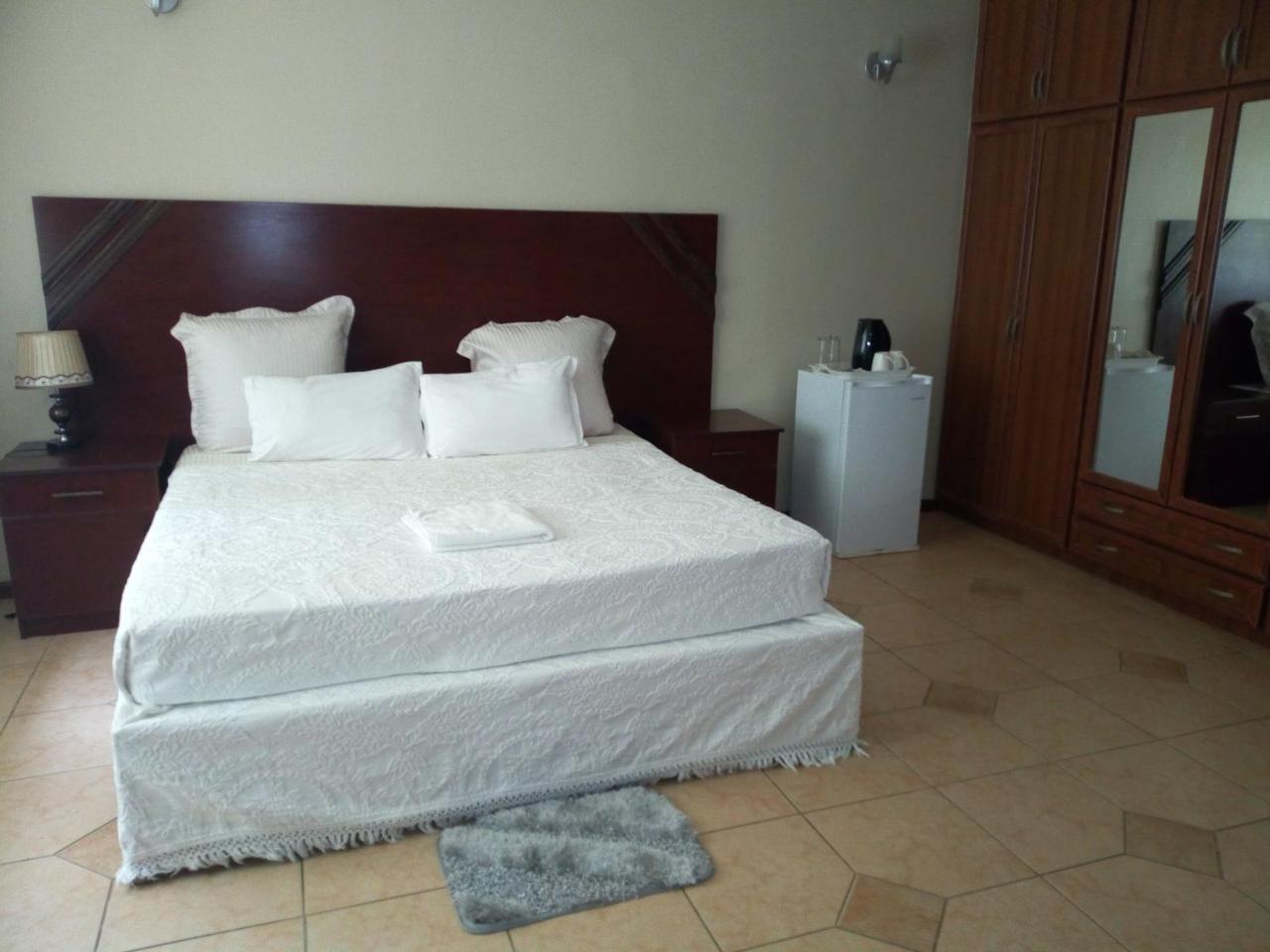 Zenith Lodge Lusaka Ngoại thất bức ảnh